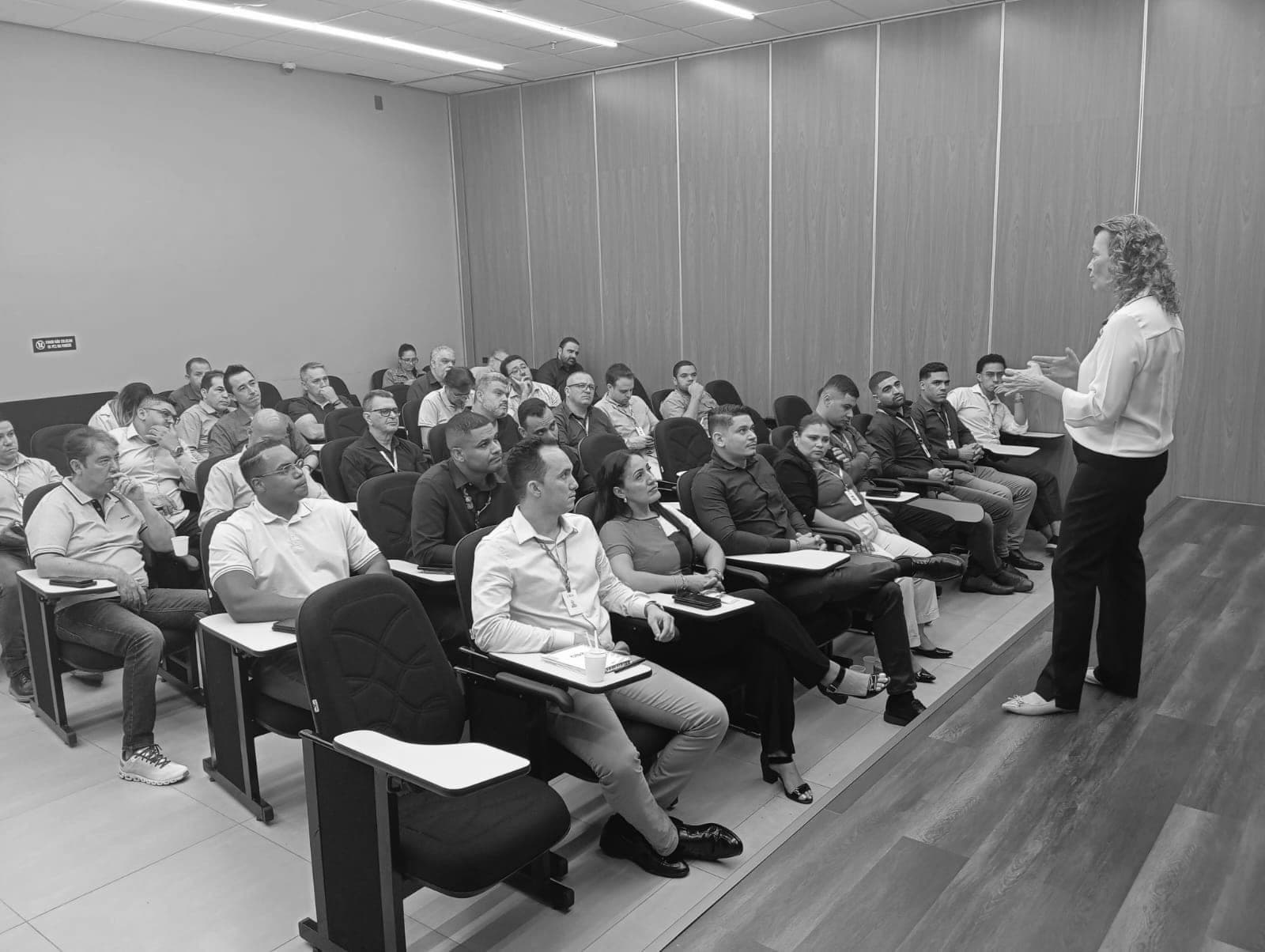 Conversa e troca de feedback entre participantes